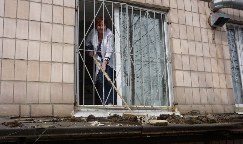 Врач по лекарственному обеспечению на субботнике в стационаре Токсово